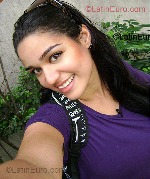 Date this nice looking Brazil girl Babizita from Sao Paulo BR4379