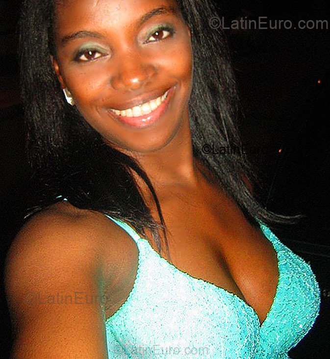 Date this charming Colombia girl LENY ROCIO from Cali CO5833