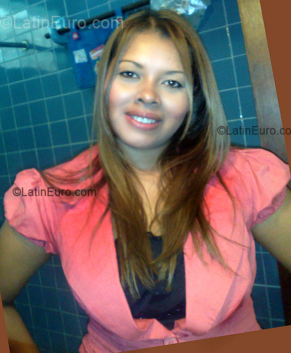 Date this attractive Colombia girl SULEYDA from Medellin CO3739