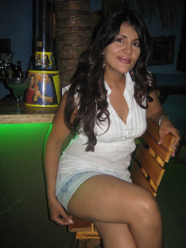 Date this nice looking Colombia girl Tatiana from Santa Marta CO3765