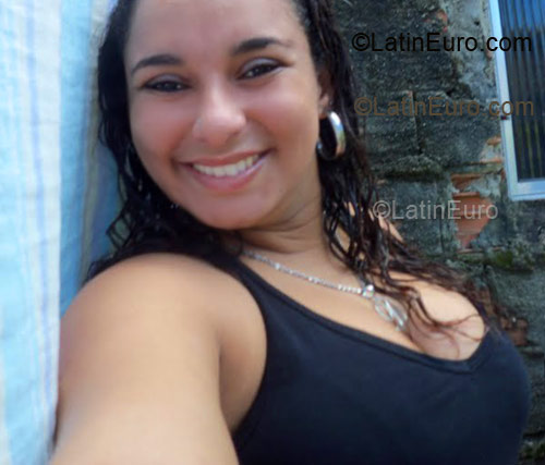 Date this attractive Brazil girl Dayana from Recife BR2846