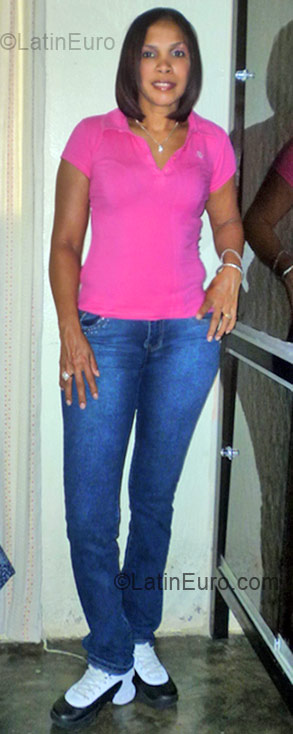Date this sensual Dominican Republic girl Yoselyn duran from Santiago DO4046