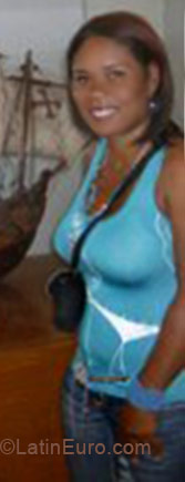 Date this passionate Dominican Republic girl Cristal montill from Santo Domingo DO4062