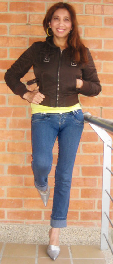 Date this athletic Colombia girl ZORAYXX from Bogota CO3936