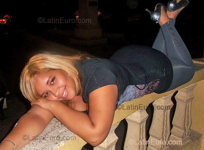 Date this funny Dominican Republic girl Samanda Bodden from Santo Domingo DO4079