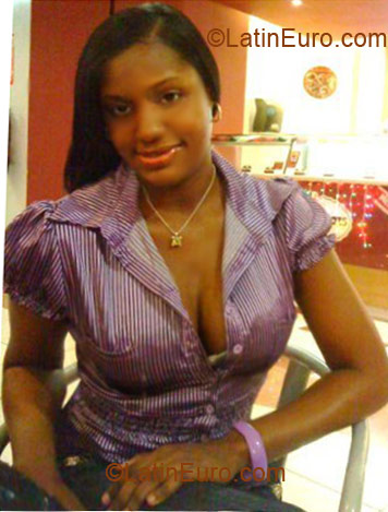 Date this georgeous Dominican Republic girl ADRIA from Santo Domingo DO4094