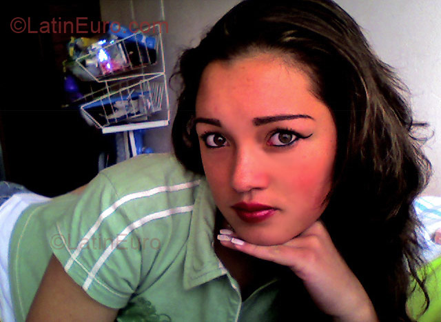 Date this nice looking Colombia girl Sandra patricia from Bogota CO3974
