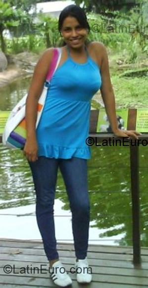 Date this foxy Colombia girl Leidy Jhoanna from Cali CO3978