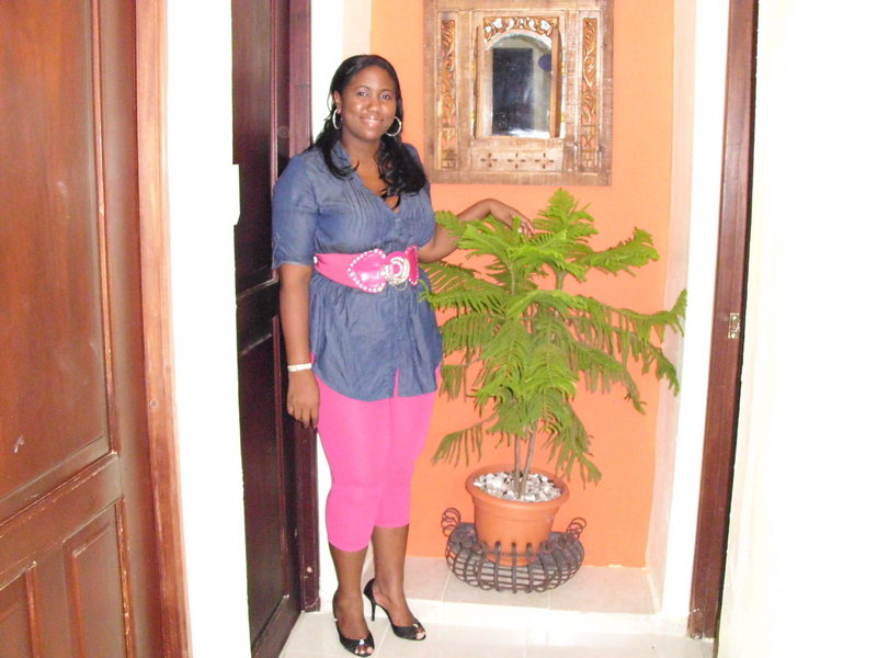 Date this foxy Dominican Republic girl WALKIRIA from Santiago DO4125
