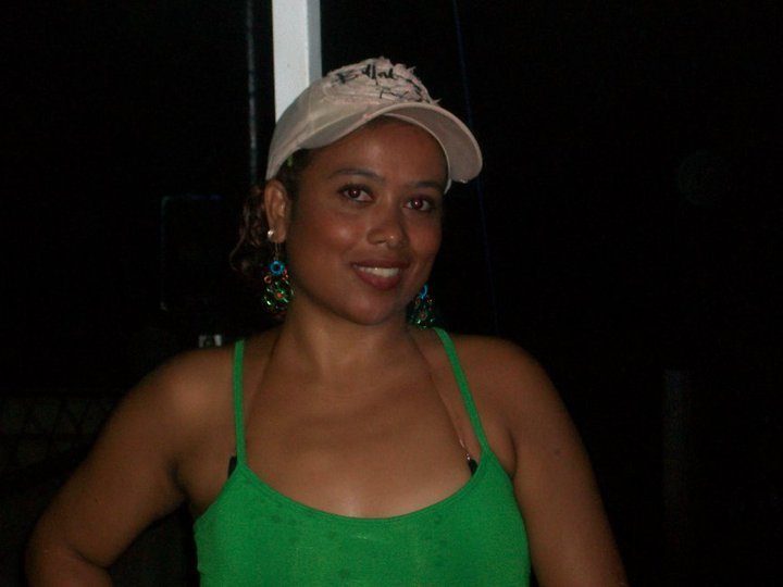 Date this attractive Colombia girl MARIA from Medellin CO4033
