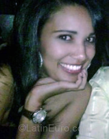 Date this hard body Dominican Republic girl Silver from Santo Domingo DO4162