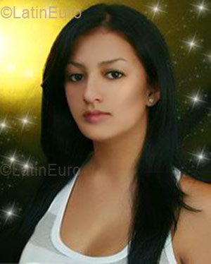 Date this voluptuous Colombia girl Claudia from Medellin CO4076