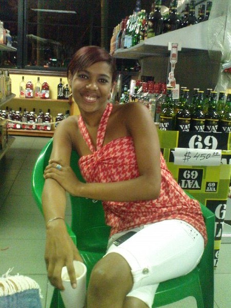 Date this beautiful Dominican Republic girl Yenni from Santo Domingo DO4220