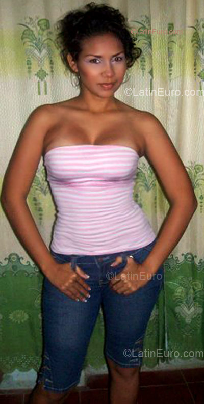 Date this sultry Colombia girl Galadys from Barranquilla CO4236
