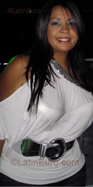 Date this hard body Colombia girl Lorena from Cali CO4244
