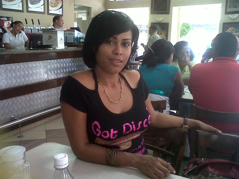 Date this nice looking Dominican Republic girl Alba iris fortuna from Santo Domingo DO4296