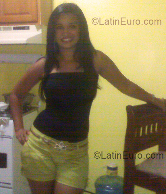 Date this delightful Dominican Republic girl Venus from Santo Domingo DO4337