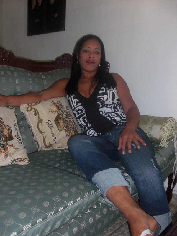 Date this sultry Dominican Republic girl Luz maria from Bonao DO4344