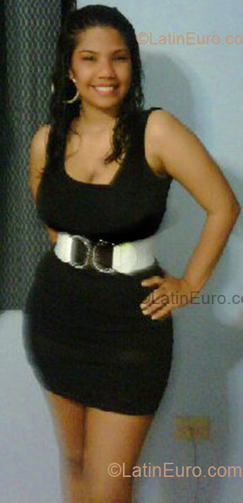 Date this georgeous Dominican Republic girl Yanna from Santo Domingo DO4367