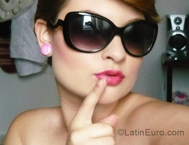 Date this good-looking Colombia girl Nathalie from Cali CO4328