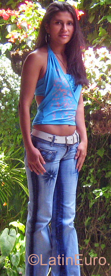 Date this young Colombia girl Nidia from Bello CO5717