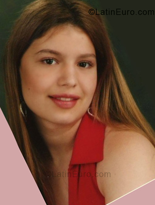 Date this voluptuous Colombia girl Jessica Andrea from Medellin CO4460