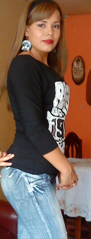 Date this good-looking Colombia girl Adriana from Cali CO4471