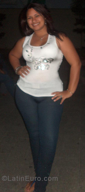 Date this attractive Dominican Republic girl Reynalda from Santo Domingo DO4587