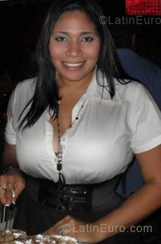 Date this sultry Dominican Republic girl Glennys from Santo Domingo DO15165