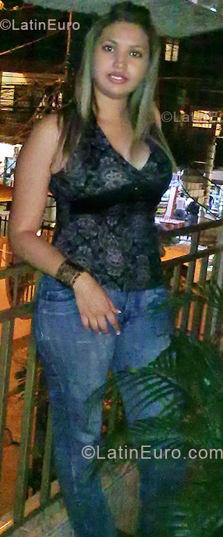 Date this cute Colombia girl Gina Vanessa from Cali CO4507