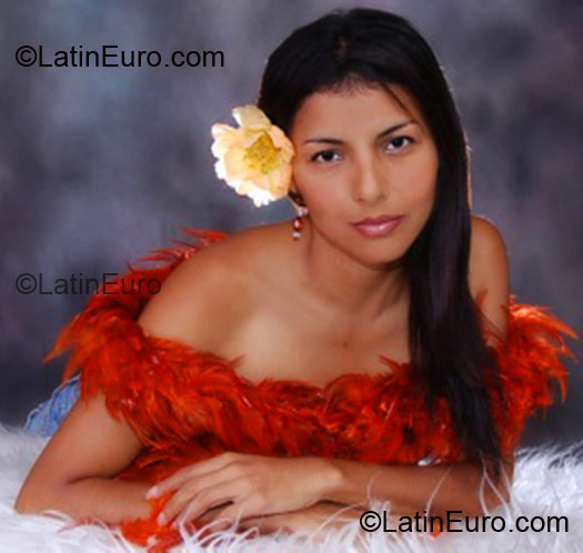 Date this cute Colombia girl Maria Helena from Cali CO4541