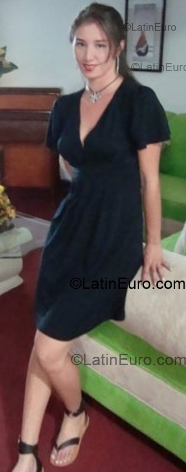 Date this stunning Colombia girl Deysi from Bucaramanga CO4556