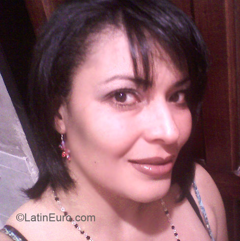 Date this pretty Colombia girl Lynn from Medellin CO4557