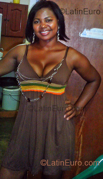 Date this sultry Dominican Republic girl Wendi from Santo Domingo DO4716