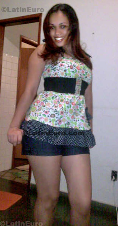 Date this beautiful Brazil girl Erlandia from Niteroi BR6199
