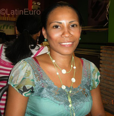 Date this charming Dominican Republic girl Tania from San Cristobal DO4739
