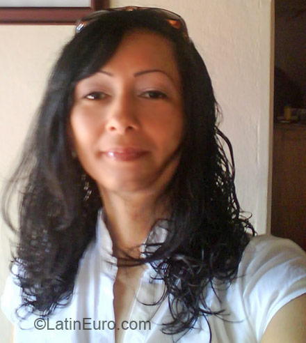 Date this attractive Colombia girl Maria from Medellin CO4613