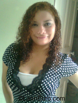 Date this pretty Colombia girl Natalya from Barranquilla CO6346
