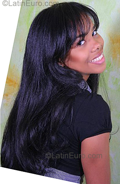 Date this georgeous Dominican Republic girl Iluminada from Santo Domingo DO4797
