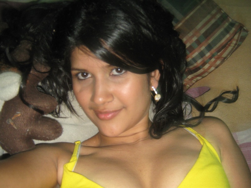 Date this nice looking Colombia girl Dulcesito from Cucuta CO4662