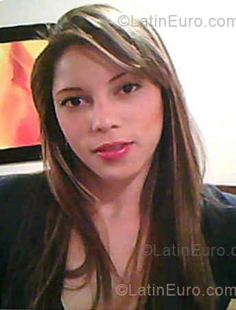Date this young Colombia girl Erika Nathalia from Bogota CO5279