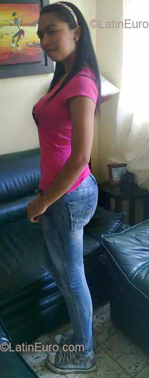 Date this nice looking Colombia girl Keisy Yuliana from Medellin CO6334