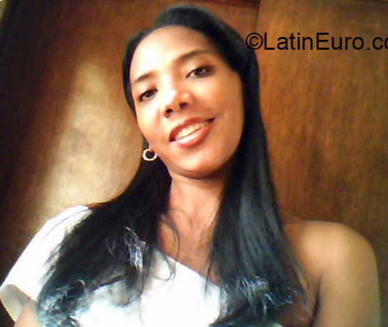 Date this voluptuous Colombia girl Lucy from Medellin CO4700
