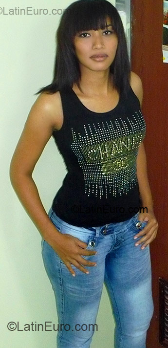Date this tall Colombia girl Sulba from Cartagena CO6846