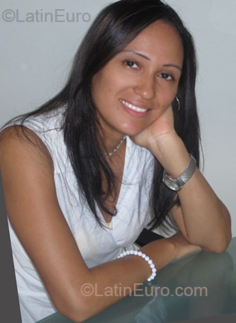 Date this georgeous Dominican Republic girl Elizabetth from Cotui DO4860