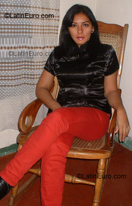 Date this beautiful Colombia girl Carmenza from Armenia CO4715