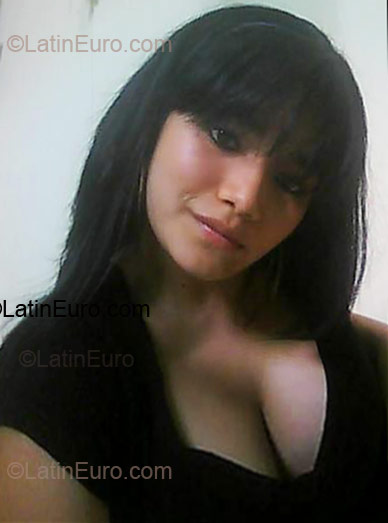 Date this attractive Ecuador girl Karol Denisse from Guayaquil EC19