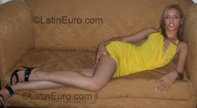 Date this beautiful Dominican Republic girl Cristina Altagracia from La Vega DO11048