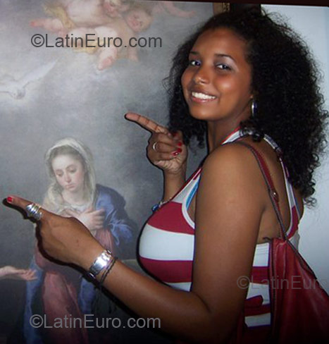 Date this passionate Dominican Republic girl Carmen from Santo Domingo DO4878