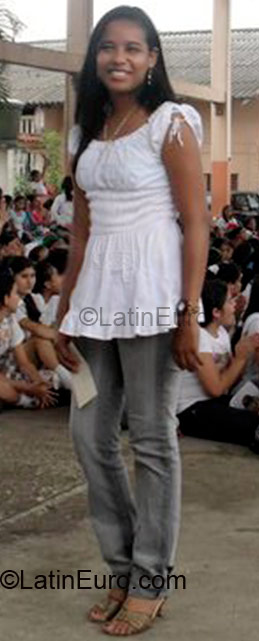 Date this georgeous Colombia girl Meylyn from Barranquilla CO4735